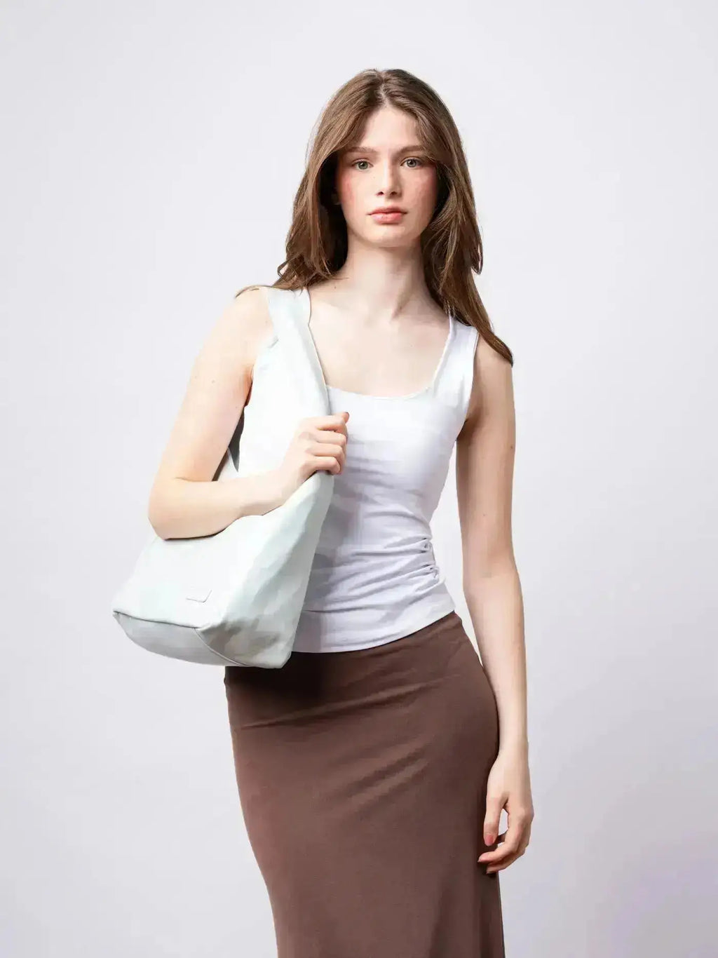 Noir Essence | Bolso Estructurado Negro Satinado