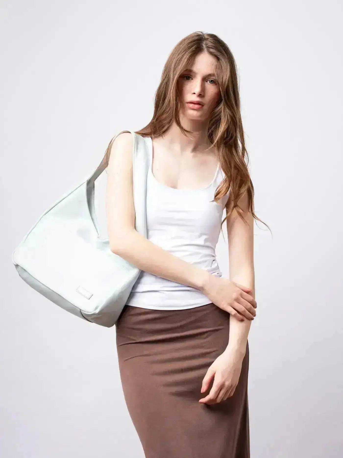 Noir Essence | Bolso Estructurado Negro Satinado
