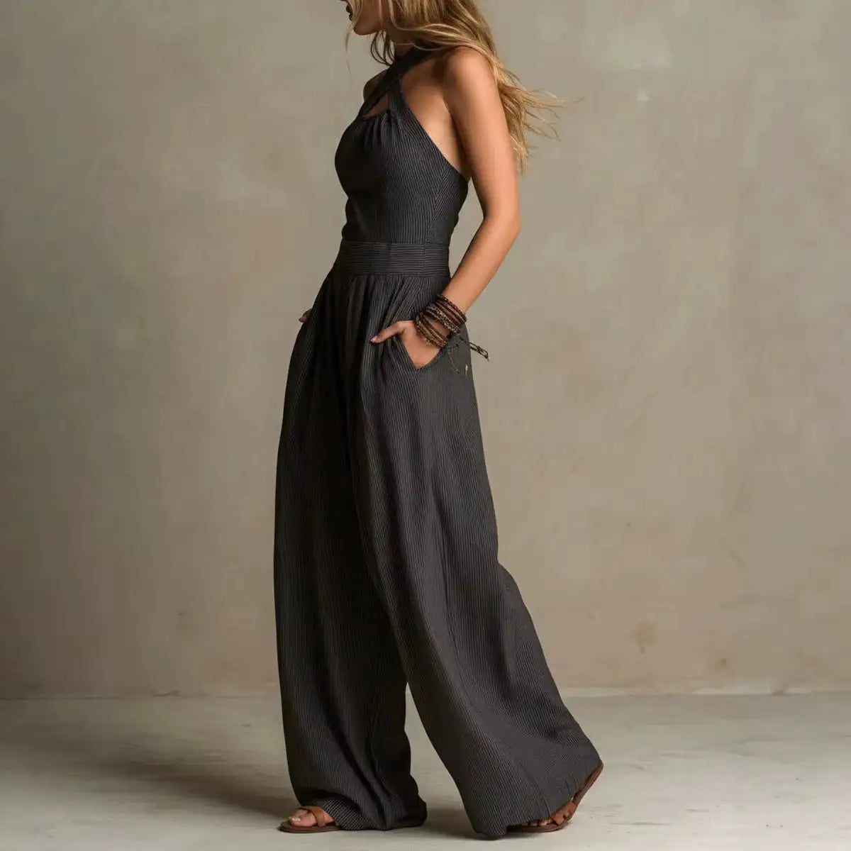 Alva | Mono elegante con escote cruzado
