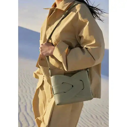 Vera | Bolso de Mano con Frontal Geométrico