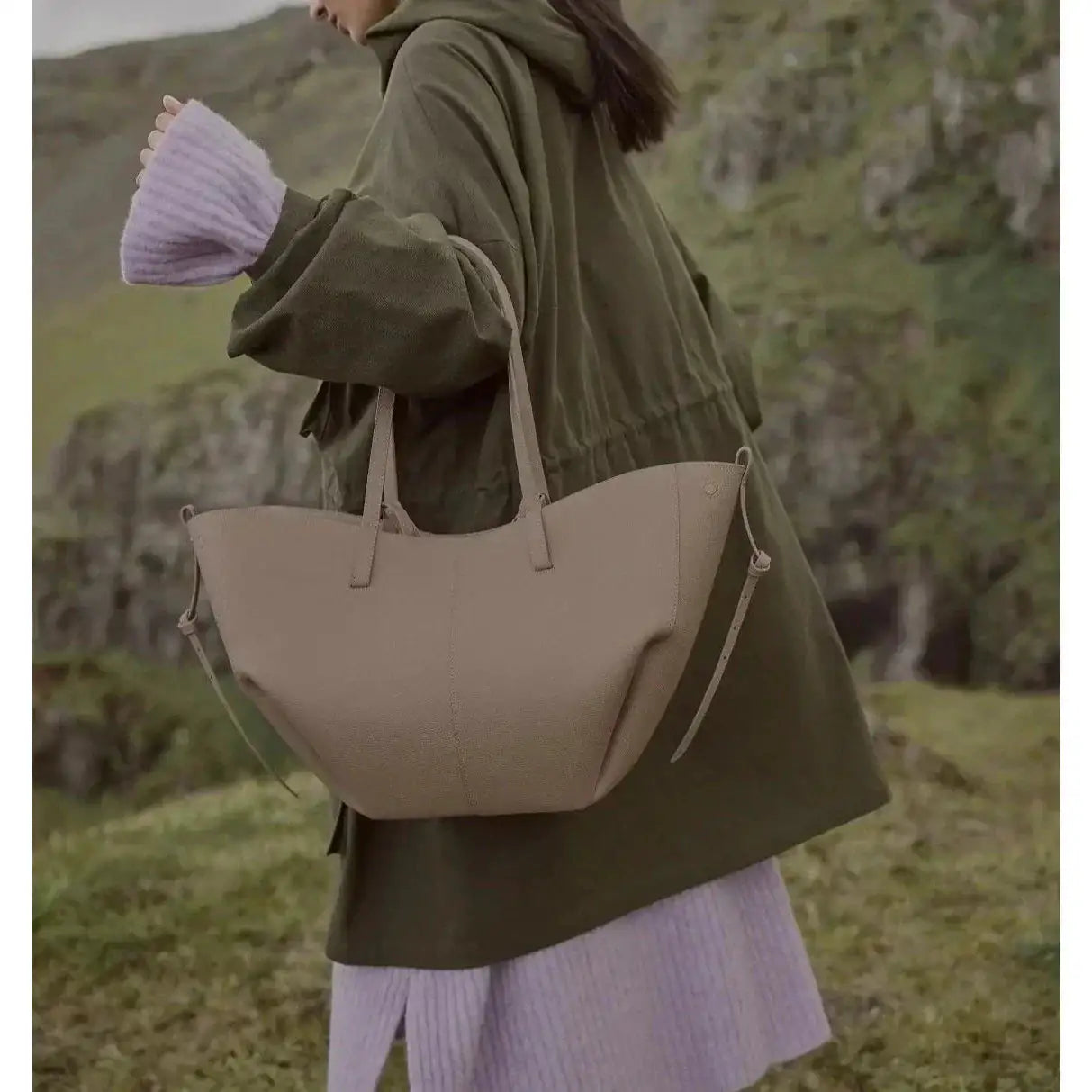 Riosa | Bolso Shopper Amplio con Cordones Laterales