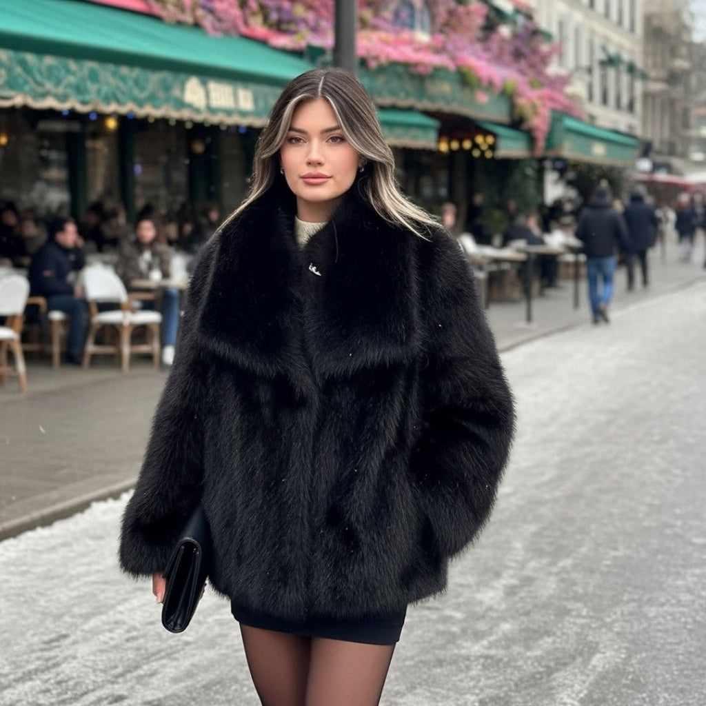Vicenta | Chaqueta Corta de Pelo con Cuello Ancho