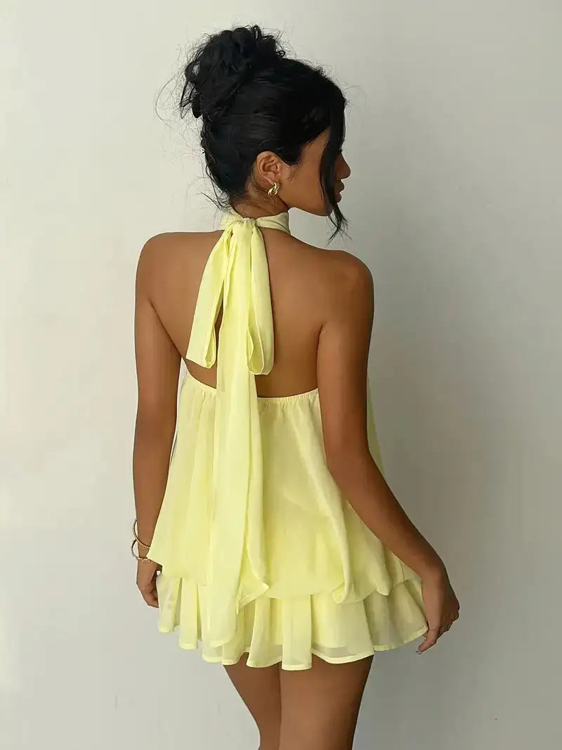 Zoa | Margot Mini Vestido Halter con Espalda Descubierta y Movimiento