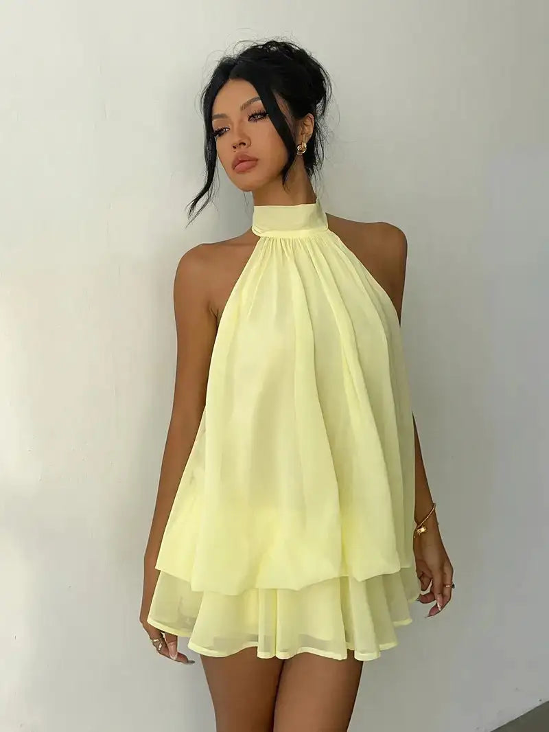 Zoa | Margot Mini Vestido Halter con Espalda Descubierta y Movimiento
