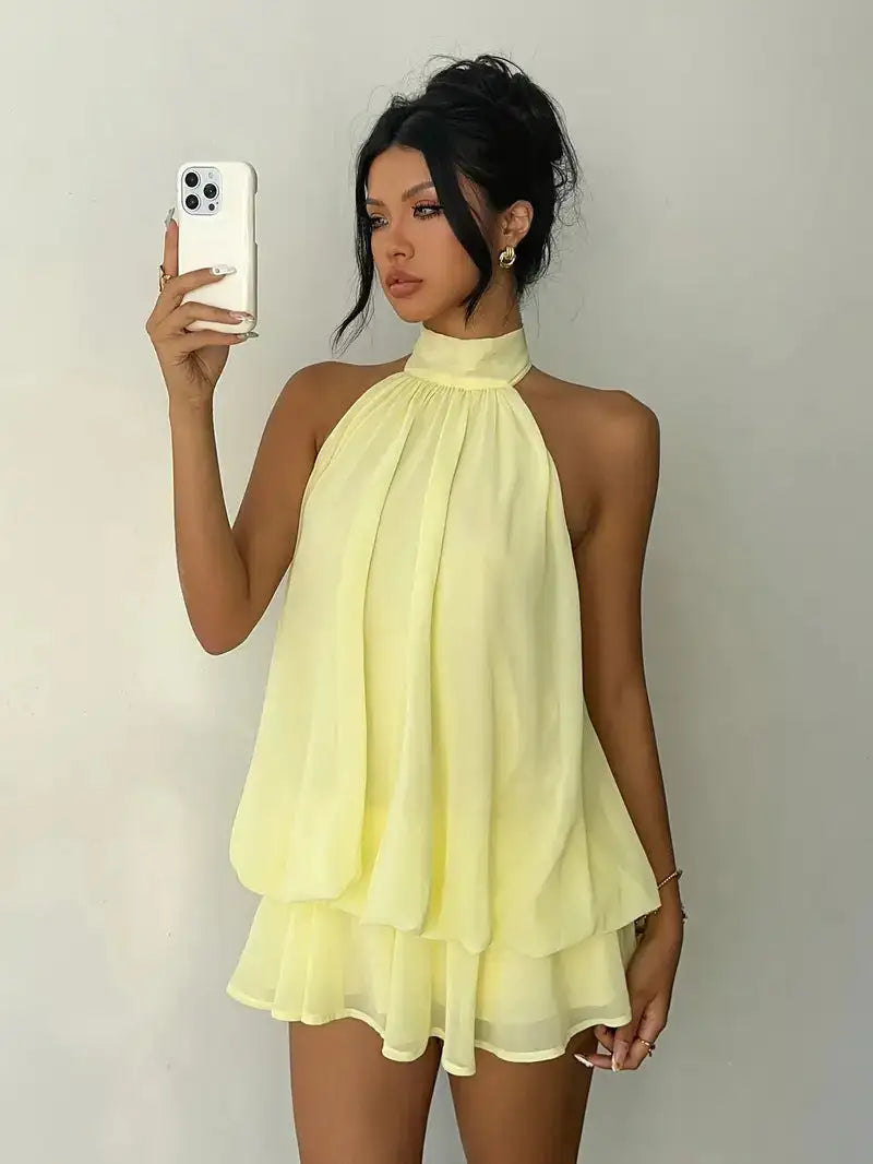 Zoa | Margot Mini Vestido Halter con Espalda Descubierta y Movimiento
