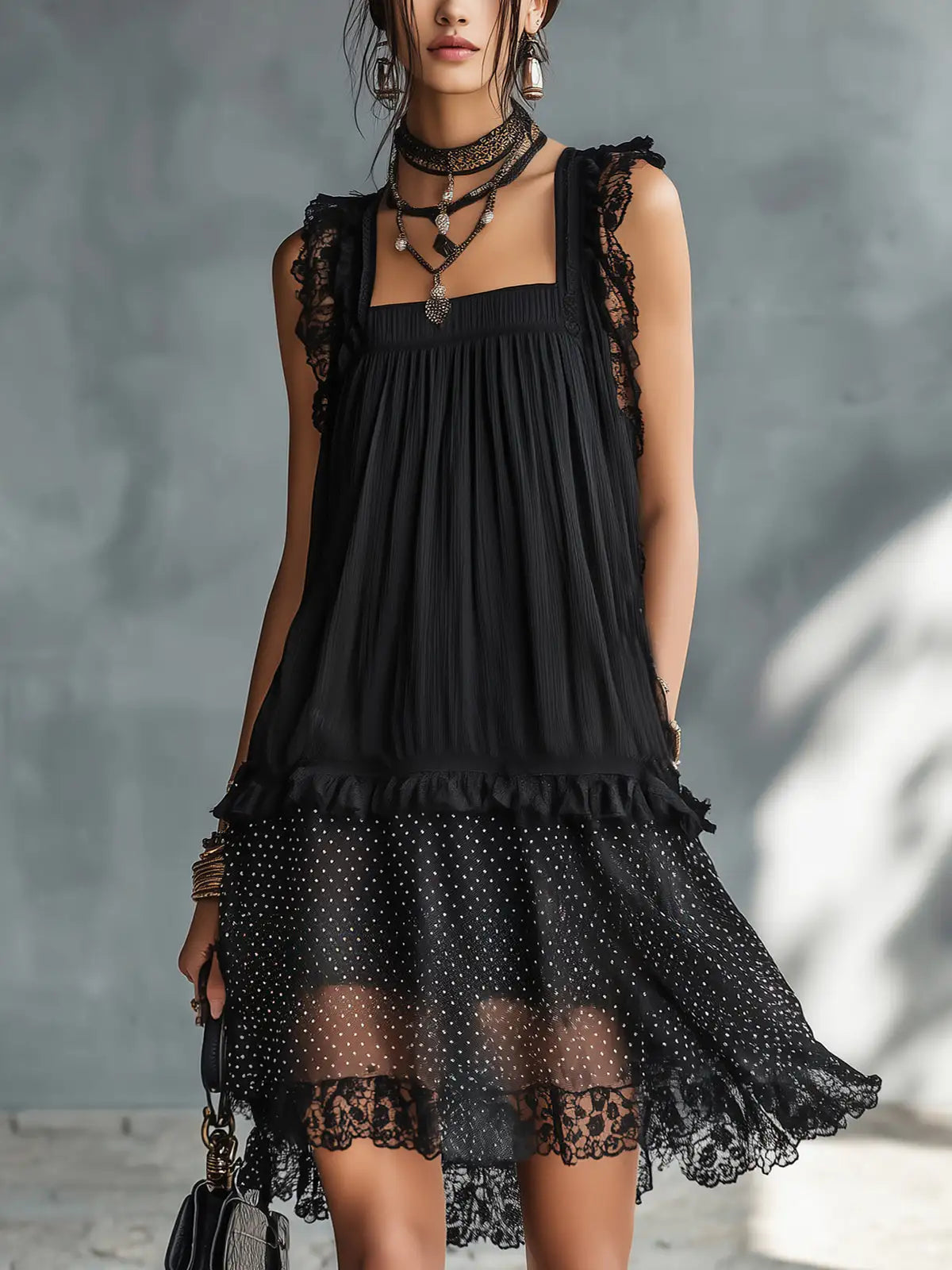 Pauline | Mini Vestido Transparente a Lunares con Volante y Borde en Encaje Negro