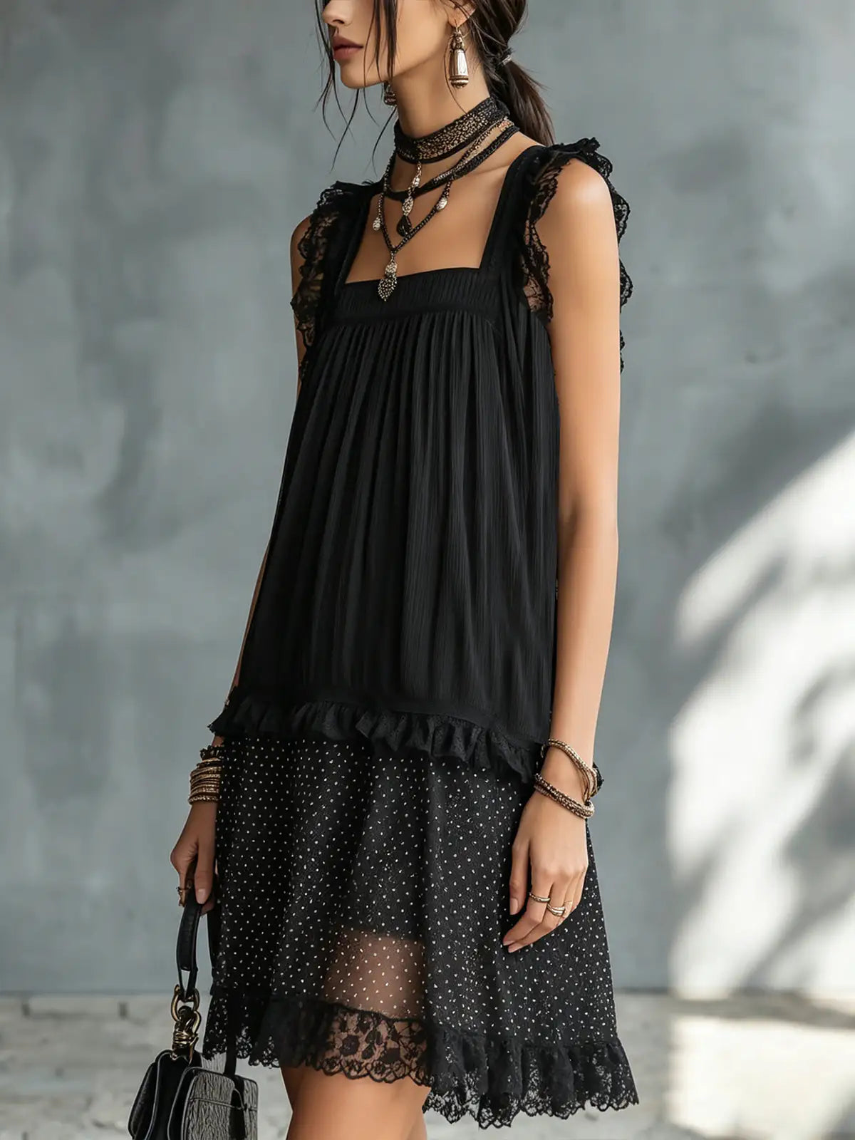 Pauline | Mini Vestido Transparente a Lunares con Volante y Borde en Encaje Negro