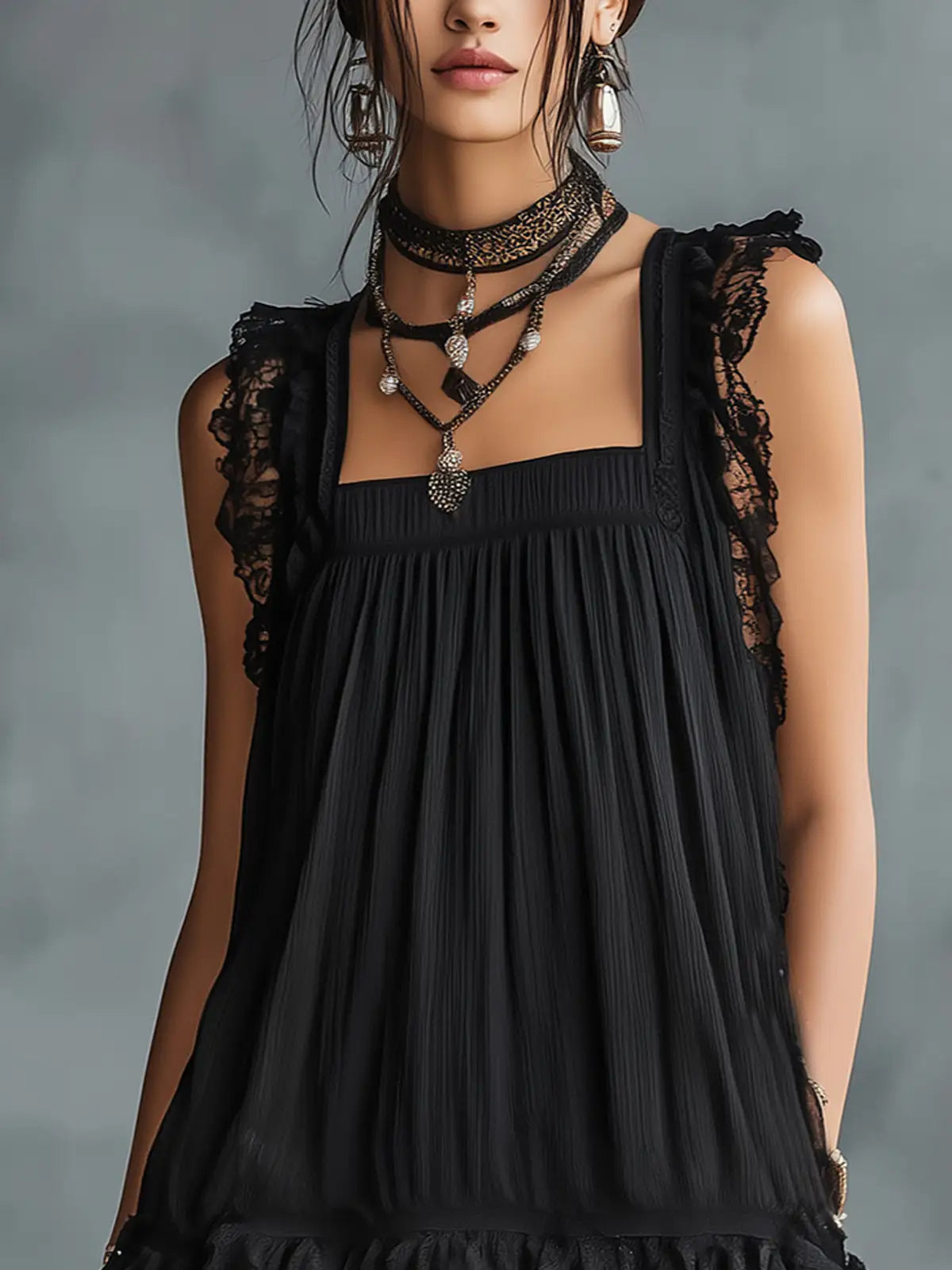 Pauline | Mini Vestido Transparente a Lunares con Volante y Borde en Encaje Negro