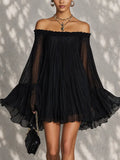 Océane | Mini vestido negro con mangas acampanadas y hombros descubiertos fruncidos