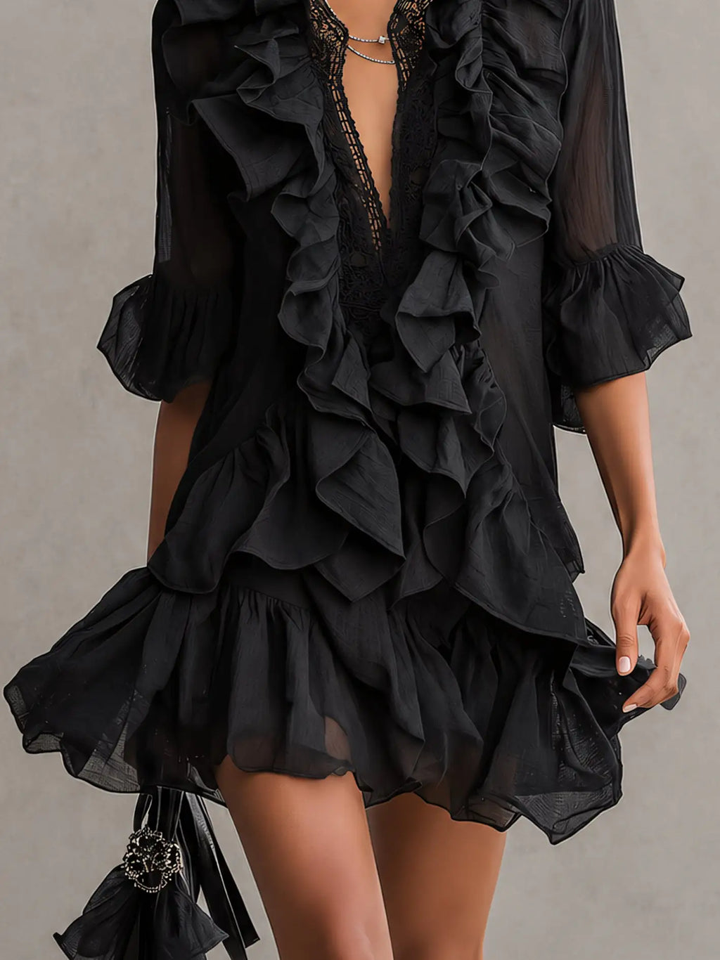 Anaïs | Mini vestido de chifón negro con volante