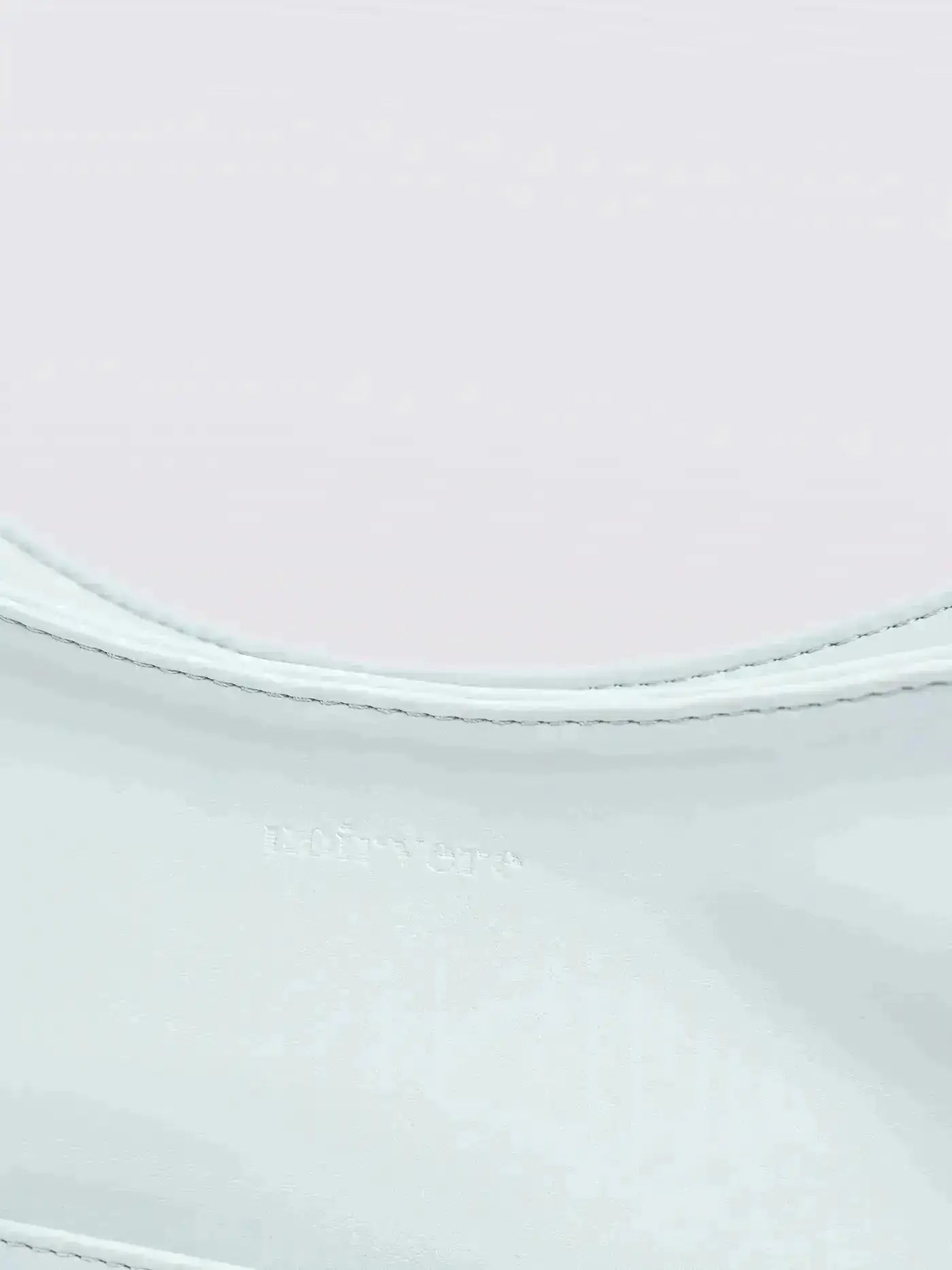 Noir Essence | Bolso Estructurado Negro Satinado