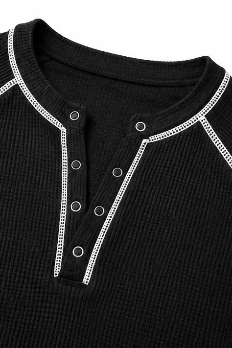 Paula | Camiseta Gofrada Henley con Costuras