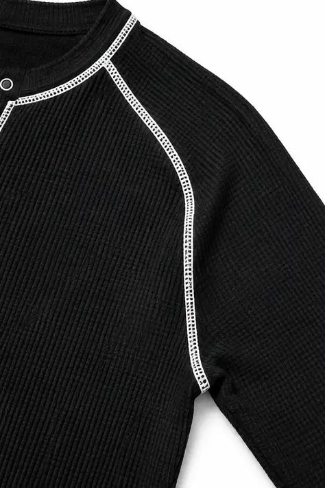 Paula | Camiseta Gofrada Henley con Costuras