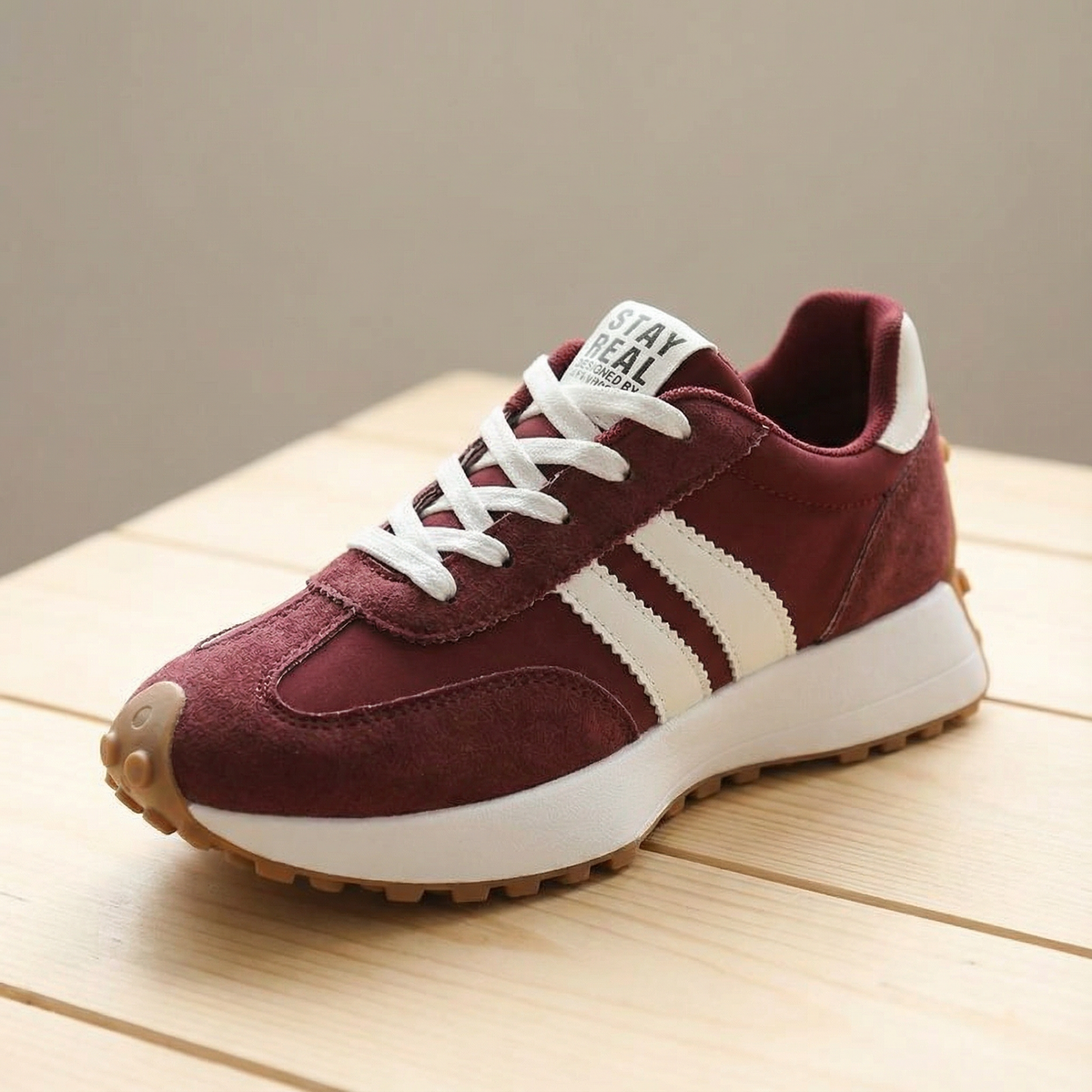 Julia | Zapatilla Retro de Ante Sintético