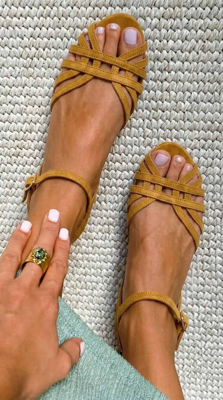 Irene | Sandalias de Ante con Hebilla
