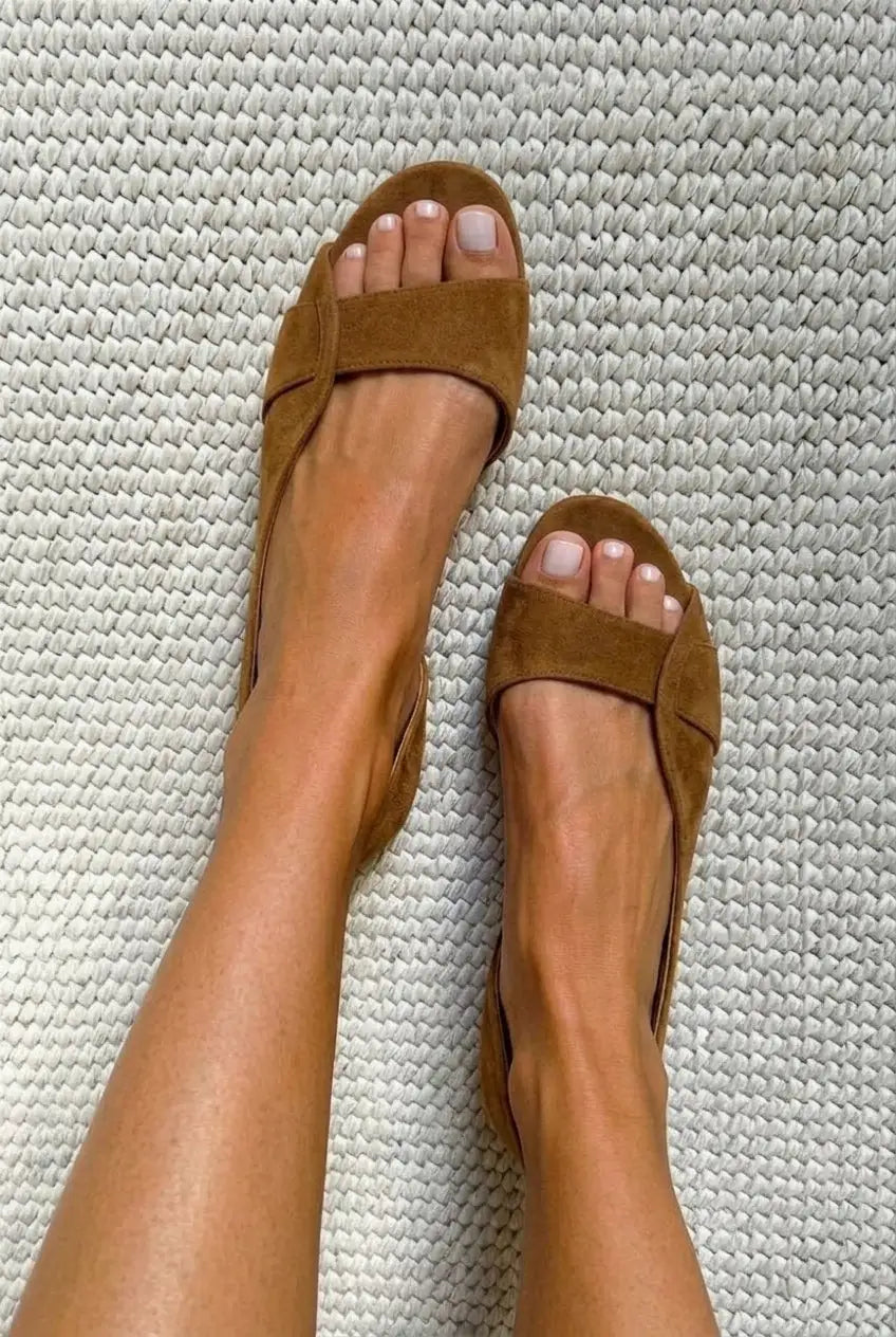 Leonor | Sandalias de Ante con Correa