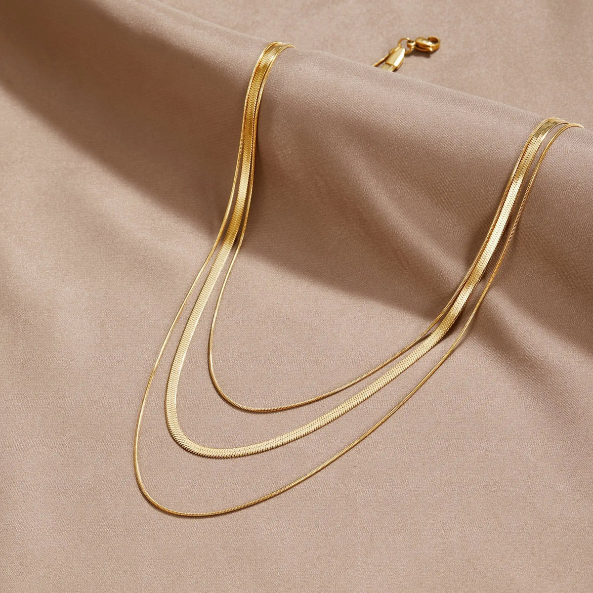 Cadena dorada artesanal de mujer — Sere | Collar de Mujer