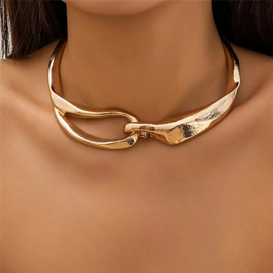 Rosario | Collar Dorado de Textura Atrevida