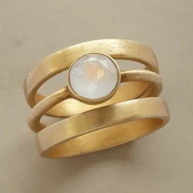 Moonstone™ | Anillo Vintage de Triple Aro con Piedra de Luna
