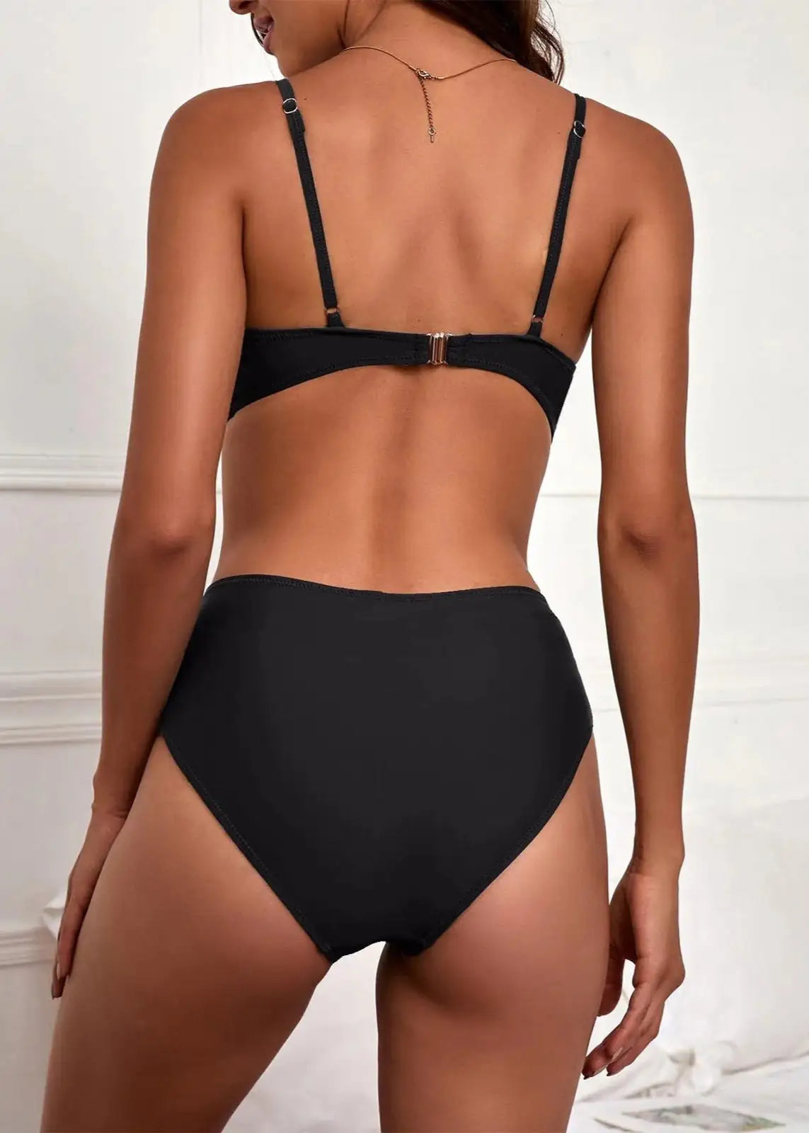 CALA | Bikini con top cruzado
