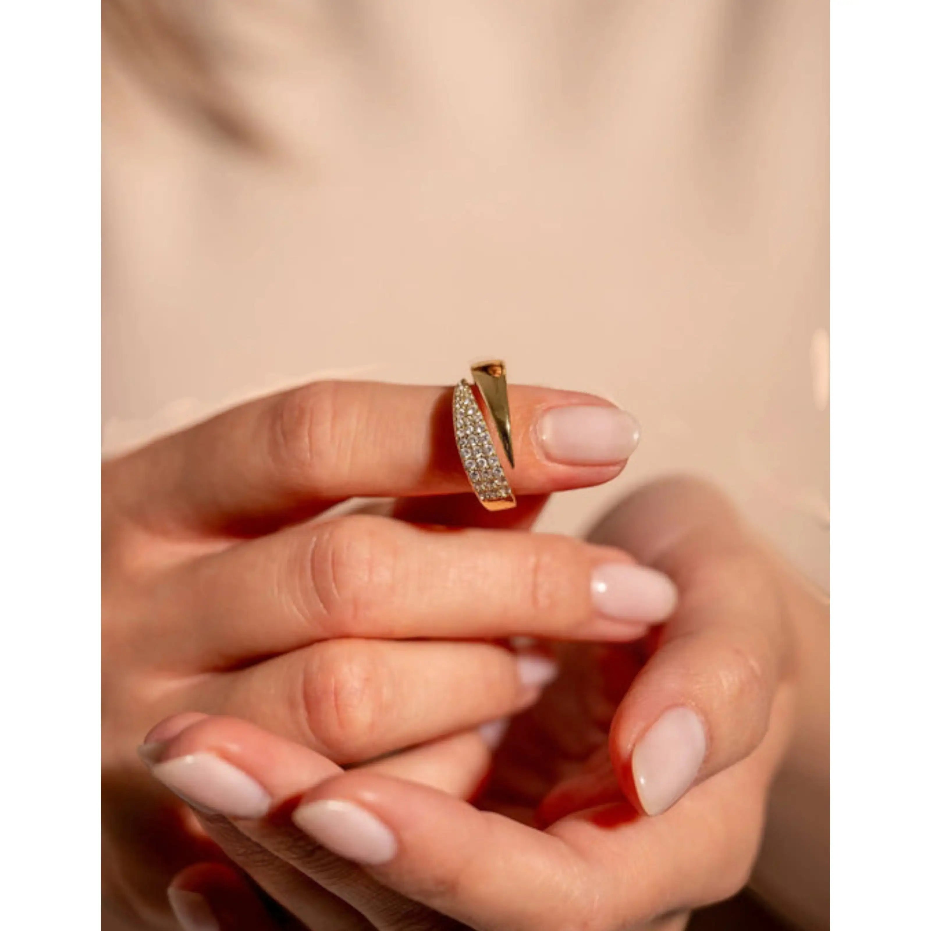 Angela™ | Anillo con Detalles Brillantes