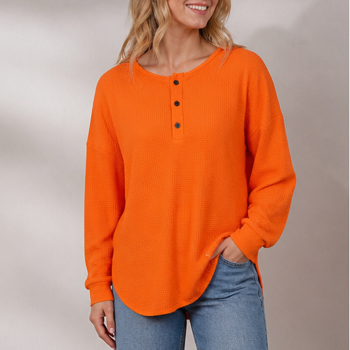 Olalla | Camiseta Gofrada Henley de Cuello Redondo