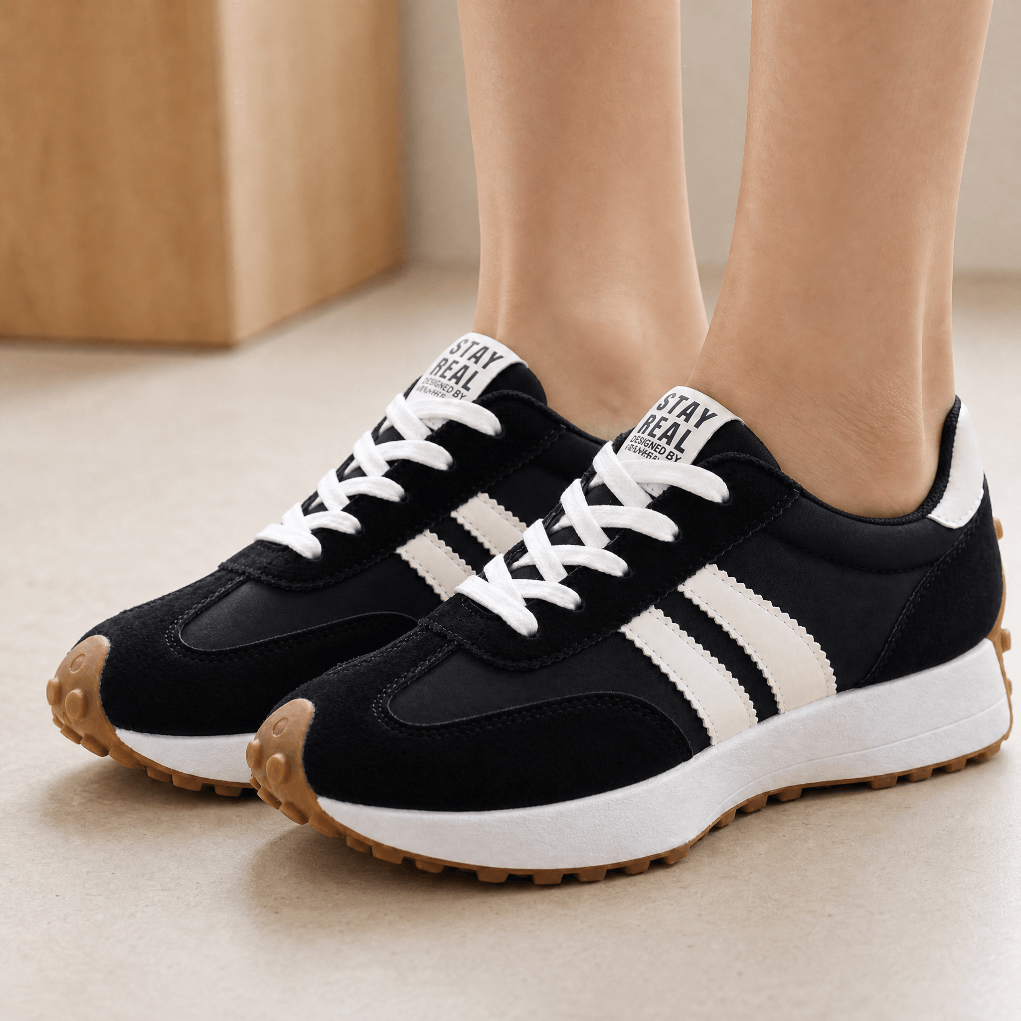 Julia | Zapatilla Retro de Ante Sintético