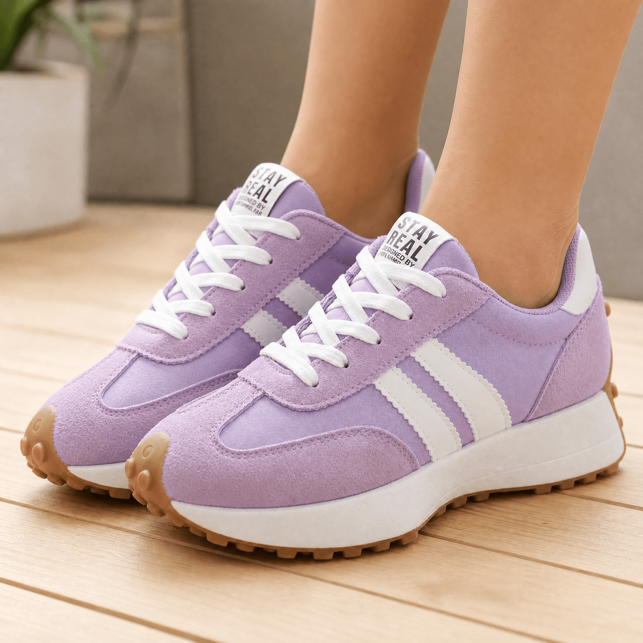 Julia | Zapatilla Retro de Ante Sintético