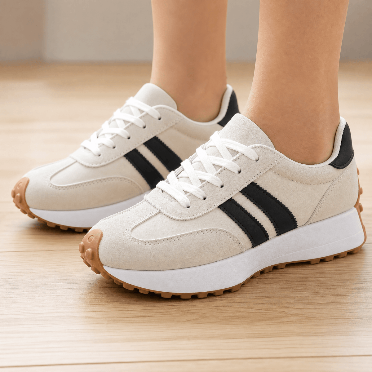 Julia | Zapatilla Retro de Ante Sintético