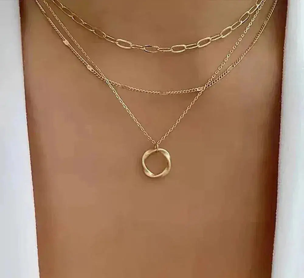 Trinidad | Collar Dorado de Capas con Colgante